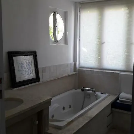 Des Iris 4* Париж