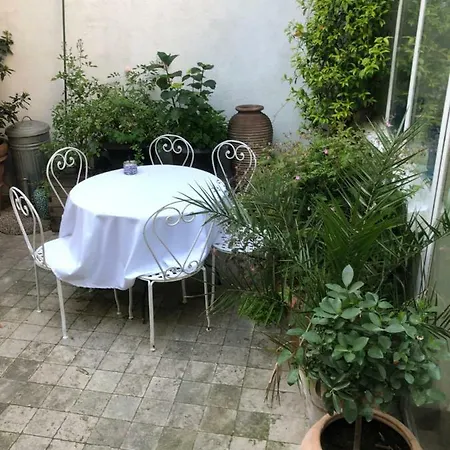 Des Iris Maison d'hôtes Paris