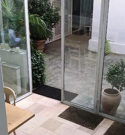 ゲストハウス デ イリス パリ