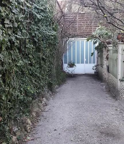 Des Iris Vendégház 4*