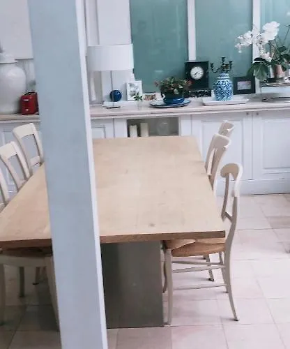 Vendégház Des Iris Párizs